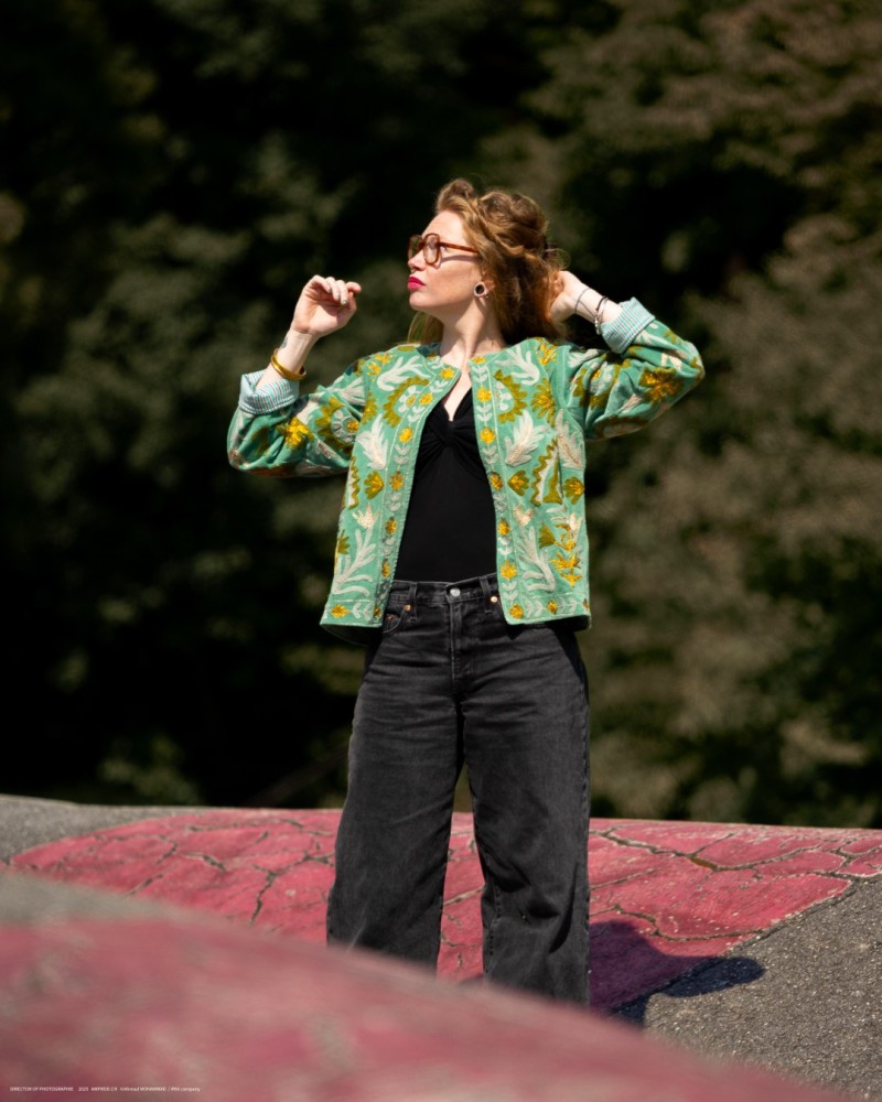 Veste d'exception en velours et broderies Stella