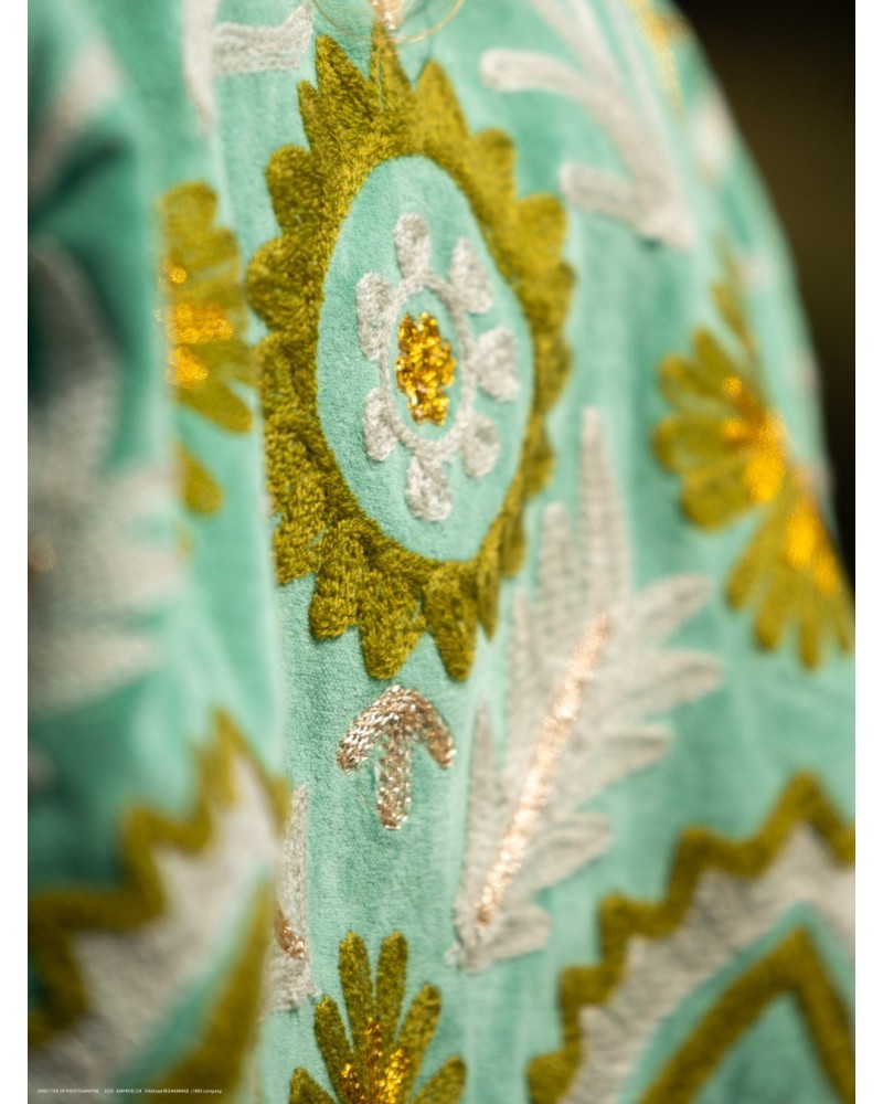 Veste d'exception en velours et broderies Stella