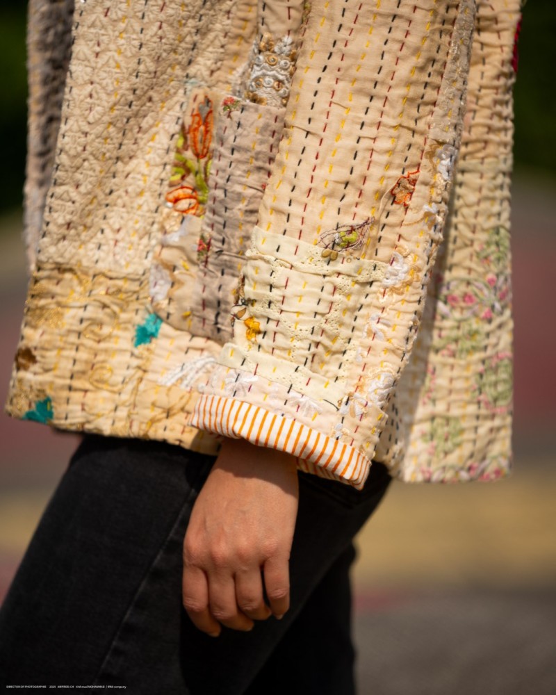 Veste en soie brodée Flore