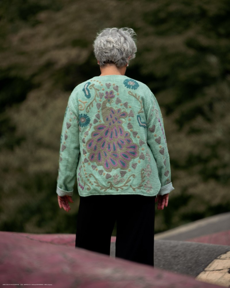 Veste en lin brut brodée Paon